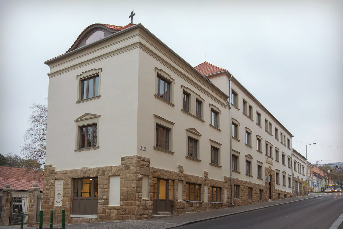 A Pécsi Püspöki Hittudományi Főiskola felújított épülete