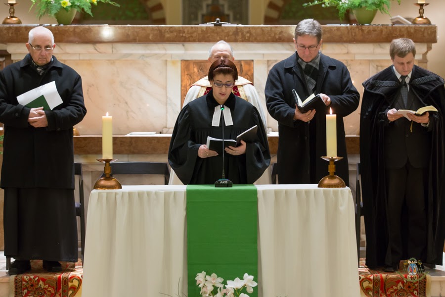Hétfőn a Belvárosi templomban Hevér Beatrix evangélikus lelkipásztor tartotta az imaórát.