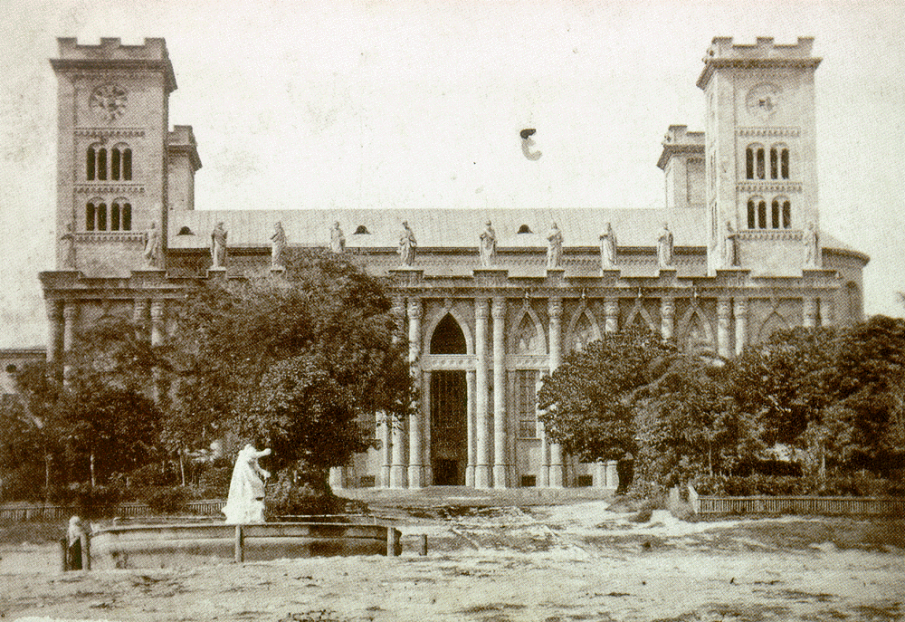 pecs bazilika 1881 Egyedi