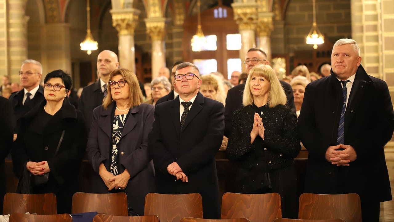 erseki horvat mise012