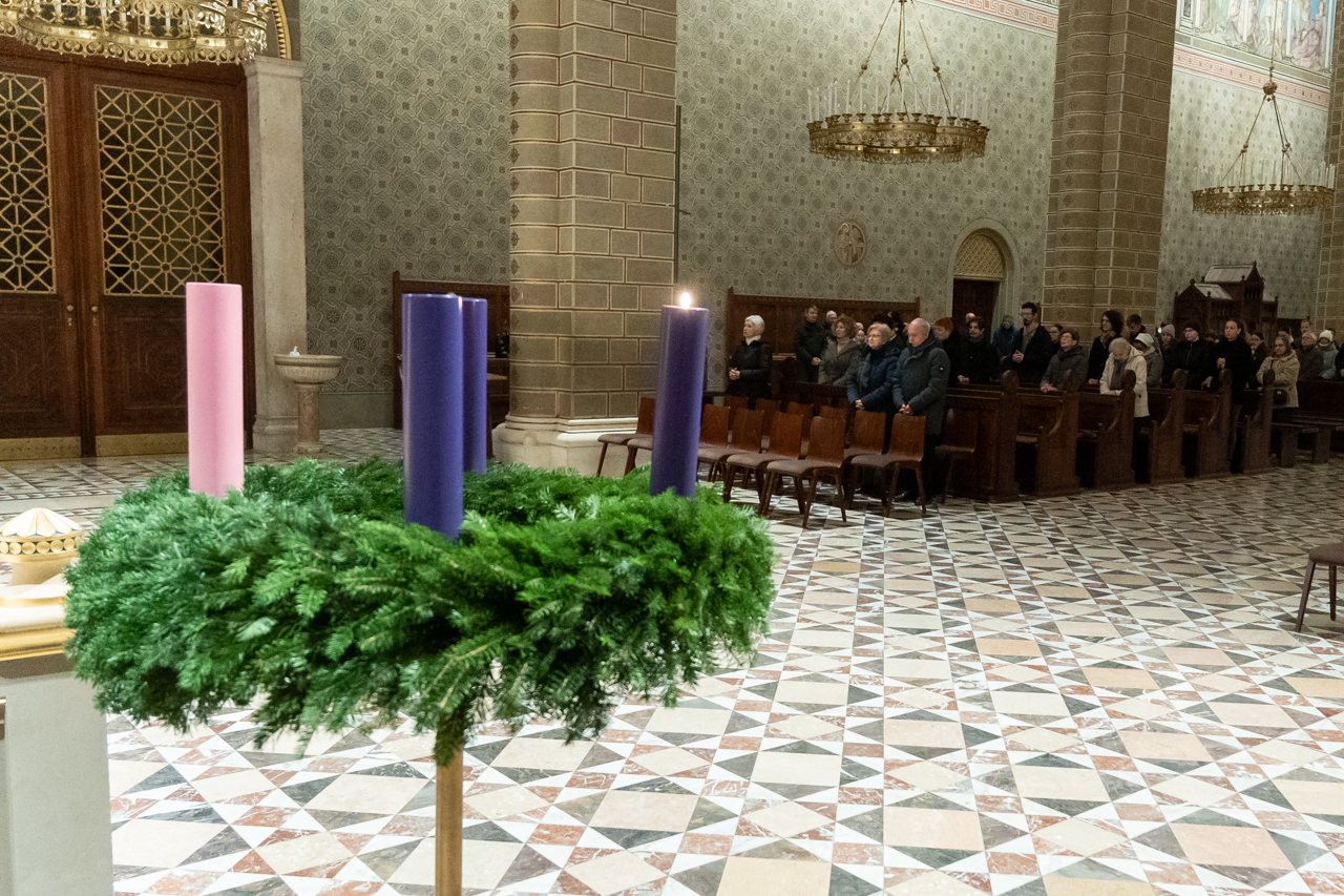 2025 12 01 rorate 04