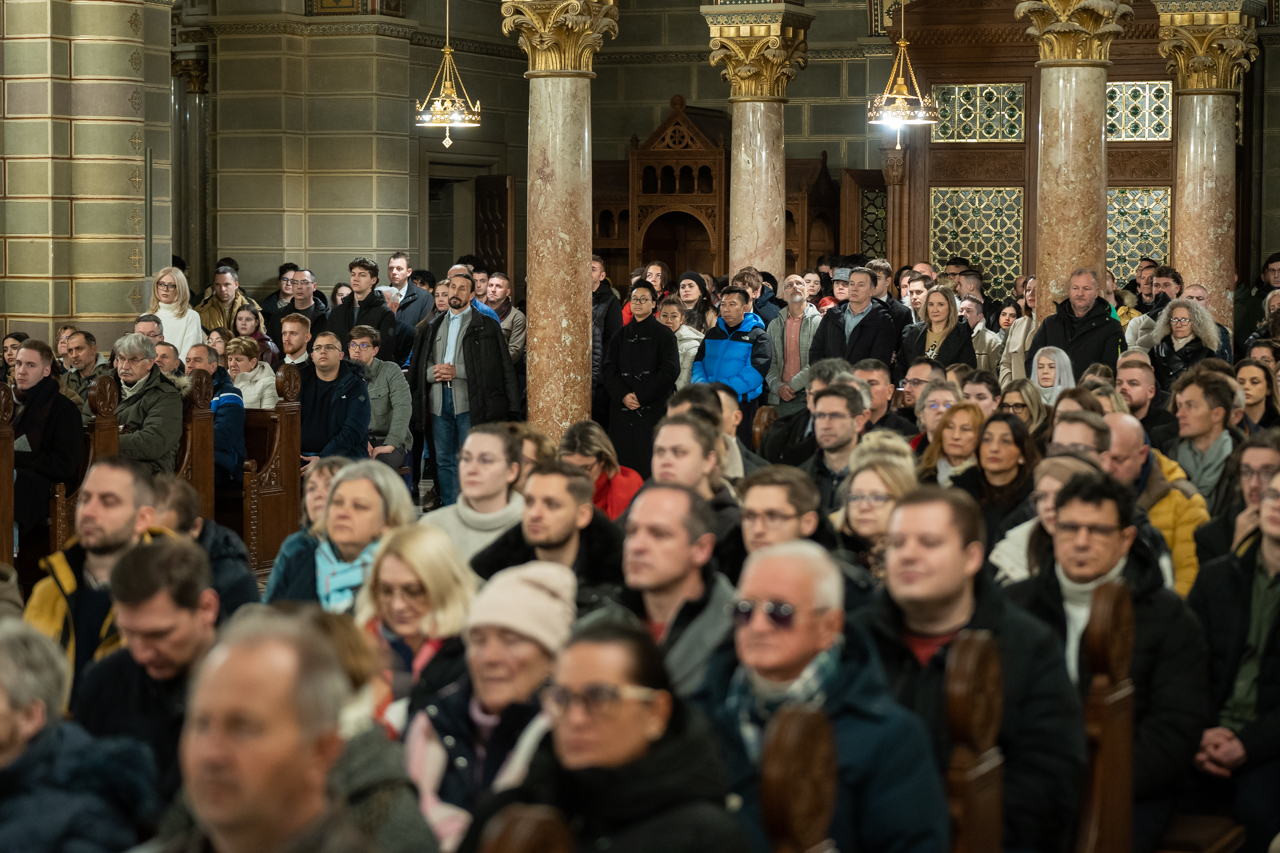 2025 12 25 ejfeli 16