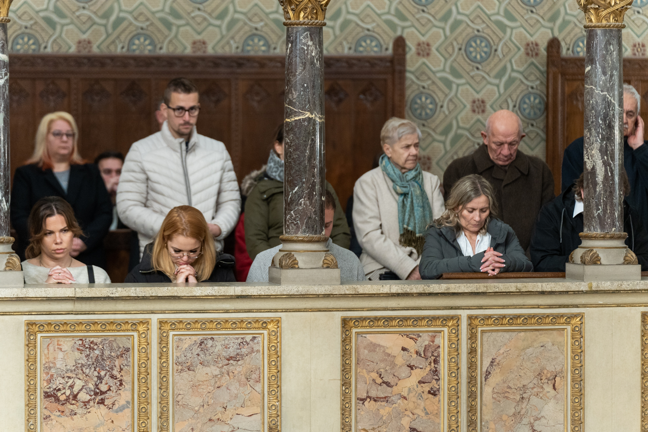 2025 12 25 ejfeli 45