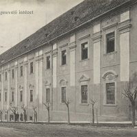 A Pécsi Püspöki Szeminárium épülete az 1900-as évek elején (Csorba Győző Könyvtár – Helyismereti Gyűjtemény)
