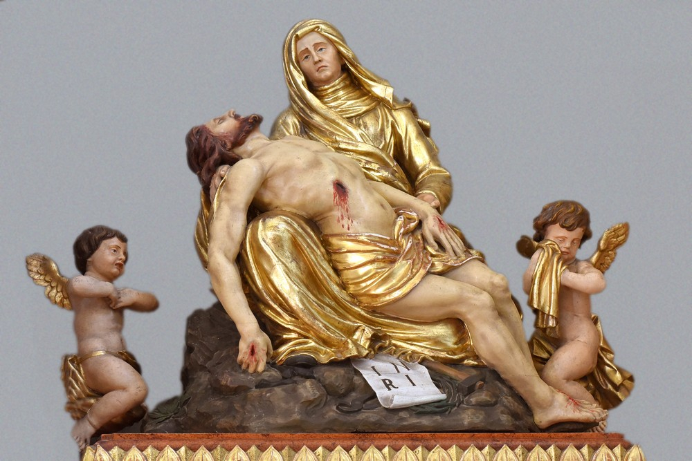 330_Vemend_fajdalmas_szuzanya_oltar 3