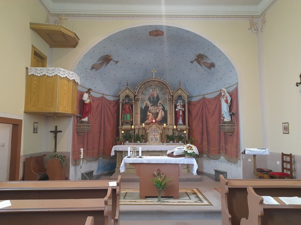 361_baratur_templom_belso