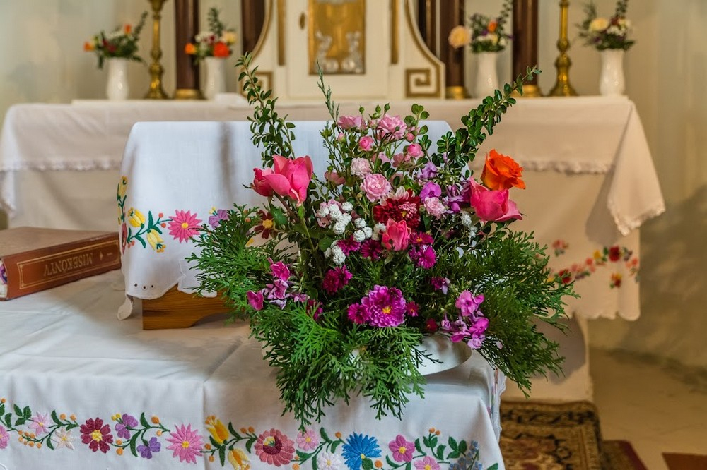 361_godisa_templom_viragkoltemeny