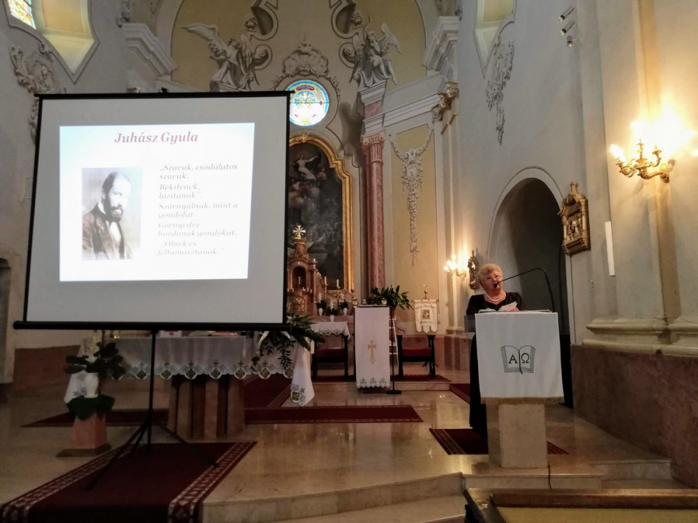 384_kesz_templomok_ejszakaja