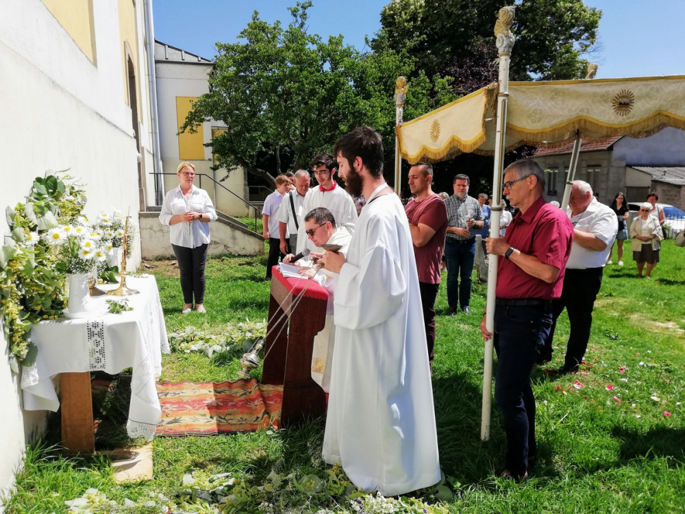 384_tolna_urnapi_kormenet