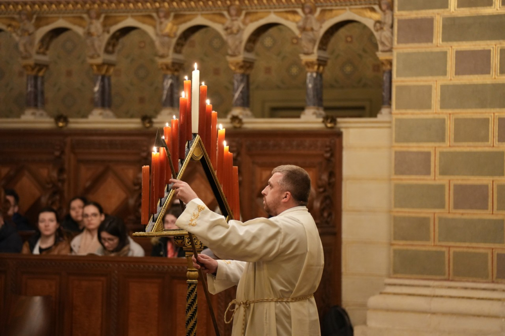 584_Sotetzsolozsma-2023-09