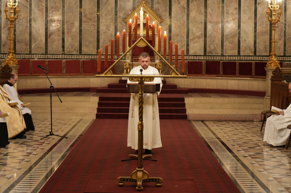 584_Sotetzsolozsma-2023-12