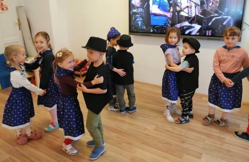 imgi_16_thumb_599_trachtag16