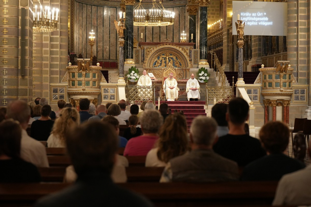 653_Beiktatas-szekesegyhaz-06