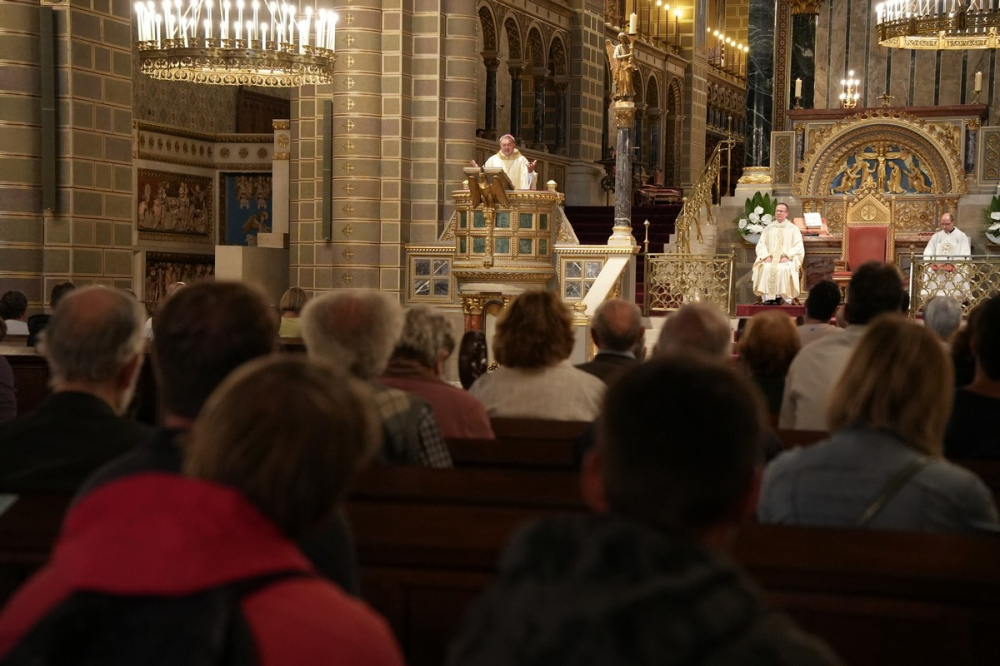 653_Beiktatas-szekesegyhaz-15