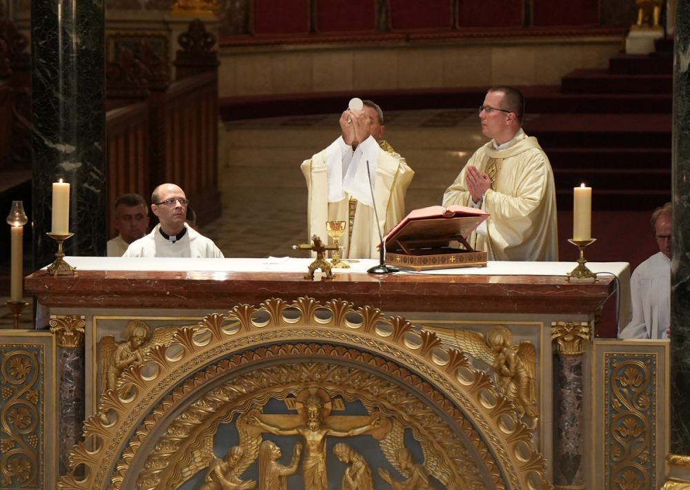 653_Beiktatas-szekesegyhaz-20