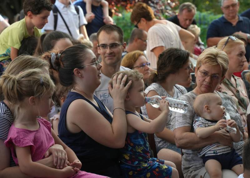 thumb_661_Rozsakert-10