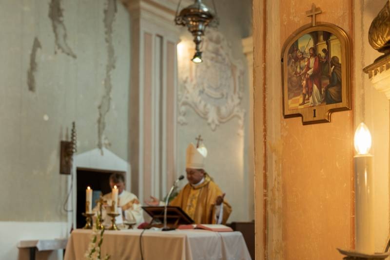 imgi_18_thumb_680_Szakaly_templommegaldas_18