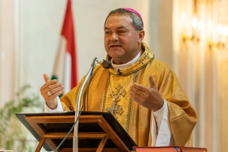 imgi_28_thumb_680_Szakaly_templommegaldas_29