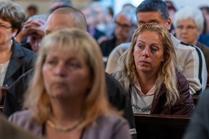 imgi_37_thumb_680_Szakaly_templommegaldas_39