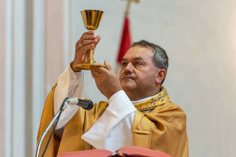 imgi_41_thumb_680_Szakaly_templommegaldas_43