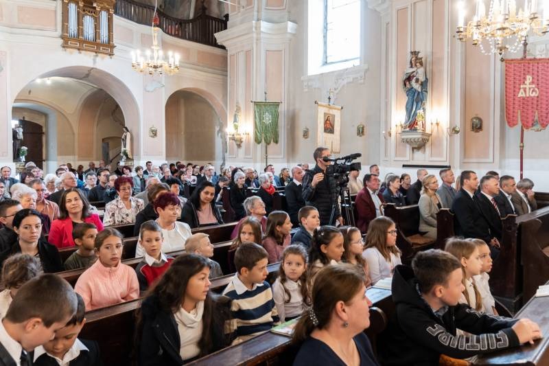 imgi_9_thumb_680_Szakaly_templommegaldas_10