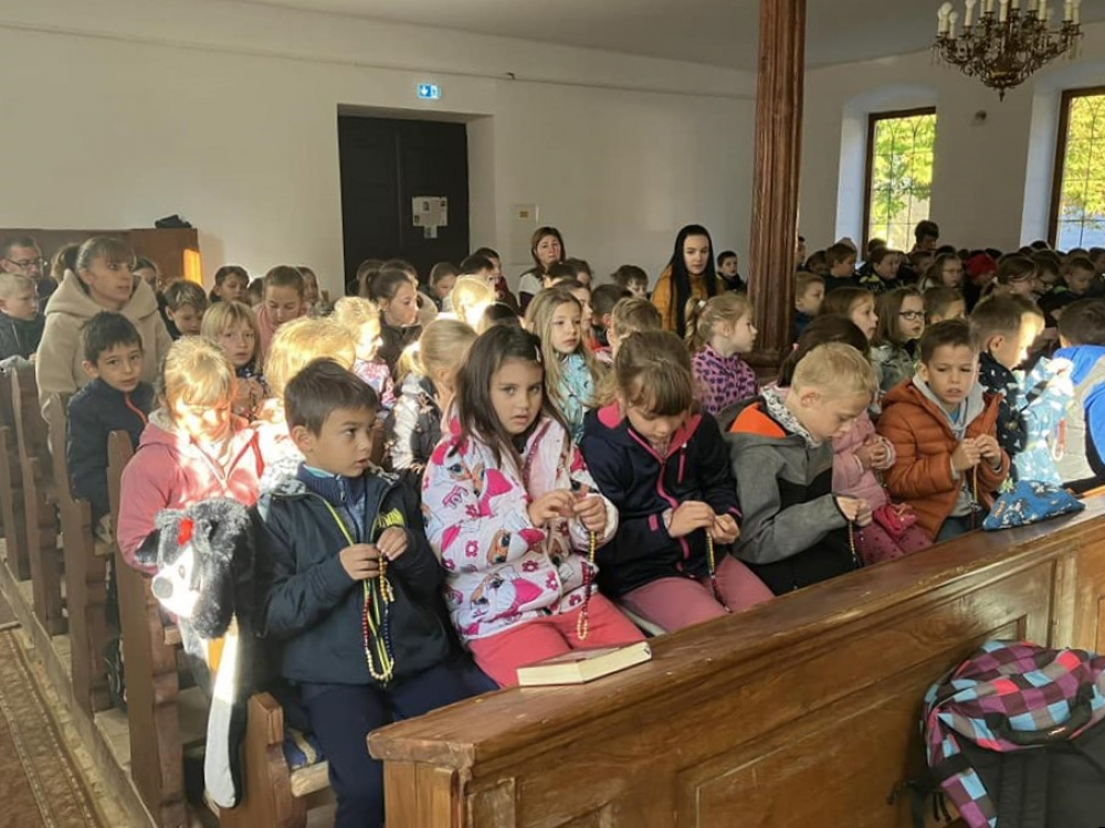 698_gyermekek_rozsafuzer3