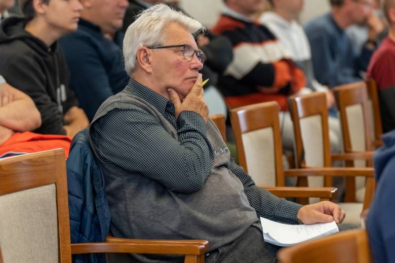 imgi_22_thumb_705_2023_11_ferfi_20