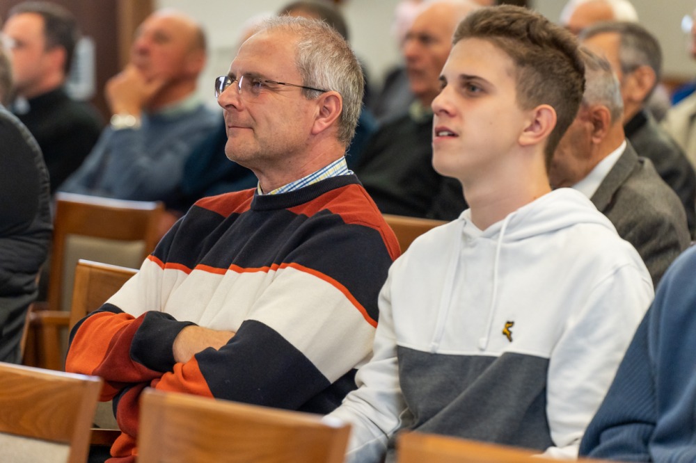 imgi_69_705_2023_11_ferfi_13