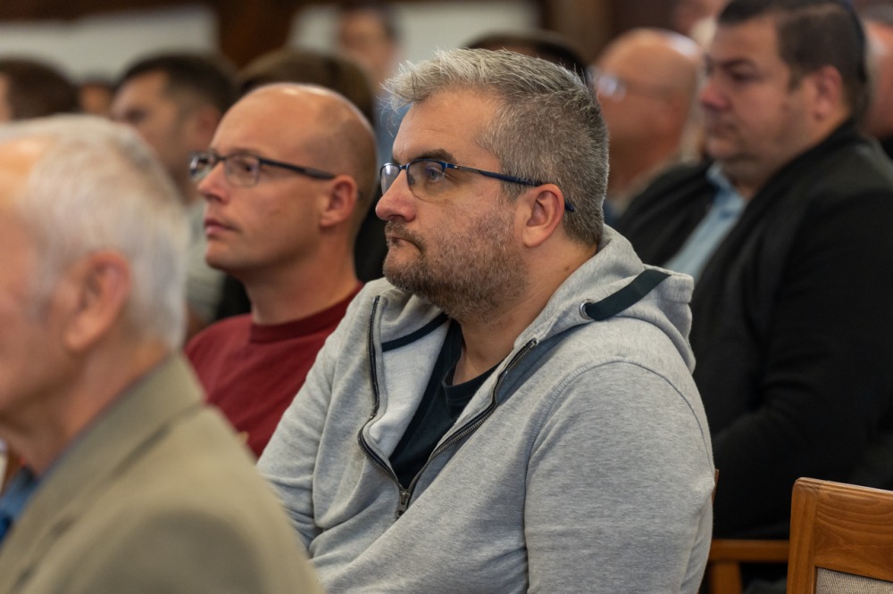 imgi_71_705_2023_11_ferfi_15