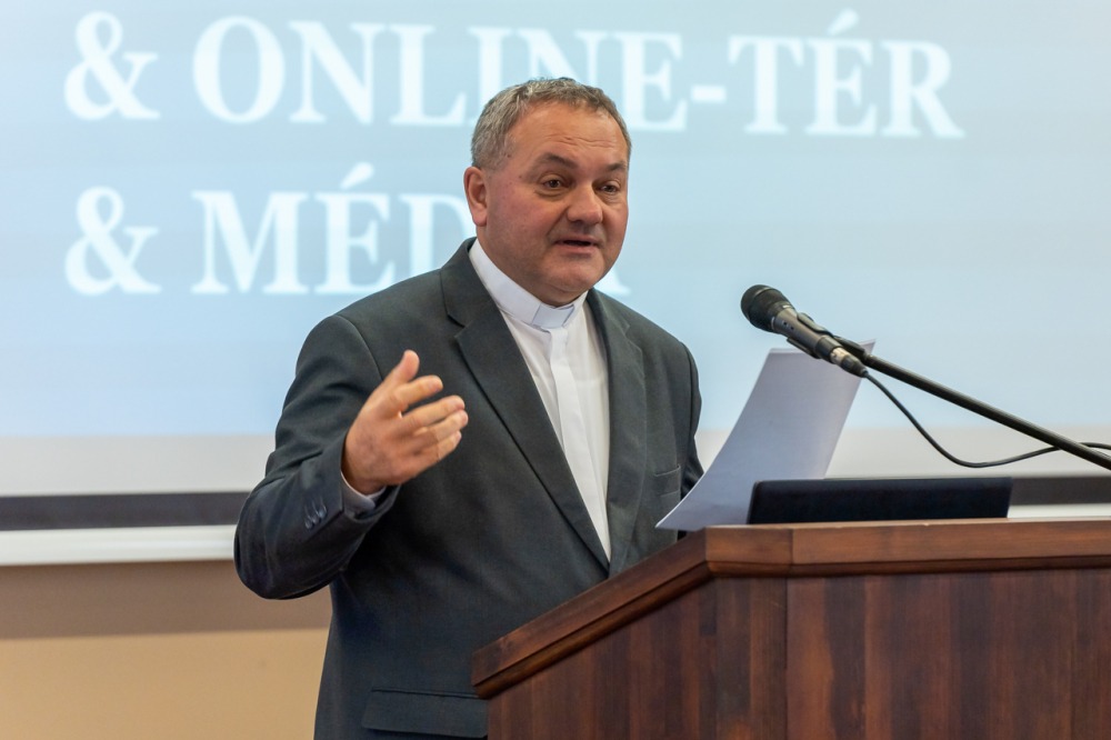 imgi_85_705_2023_11_ferfi_30