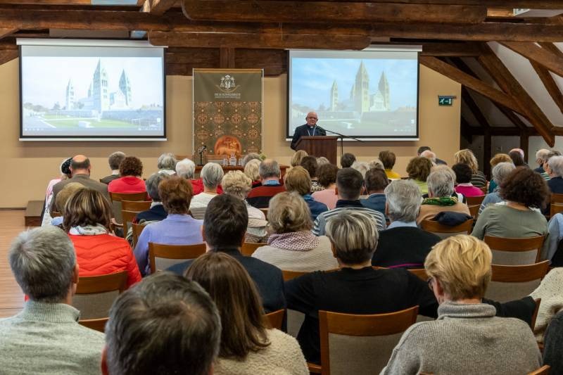 imgi_10_thumb_707_2023_11_szabadegyetem_07