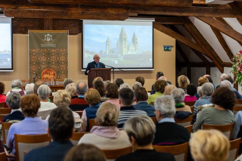 imgi_13_thumb_707_2023_11_szabadegyetem_09