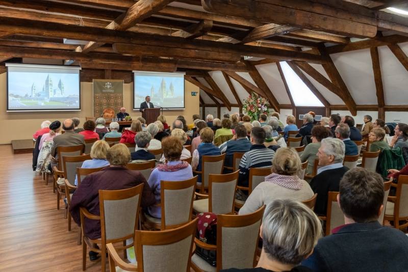 imgi_4_thumb_707_2023_11_szabadegyetem