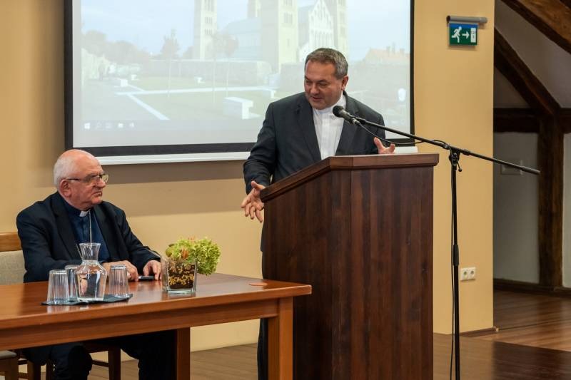 imgi_7_thumb_707_2023_11_szabadegyetem_03