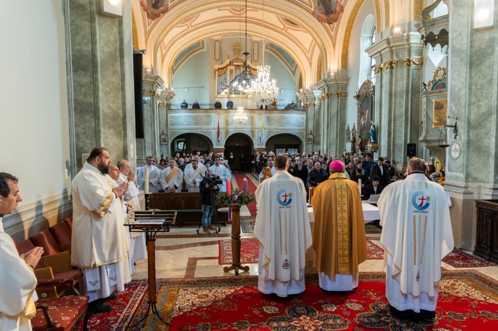 imgi_124_725_2023_12_09_bonyhad_15