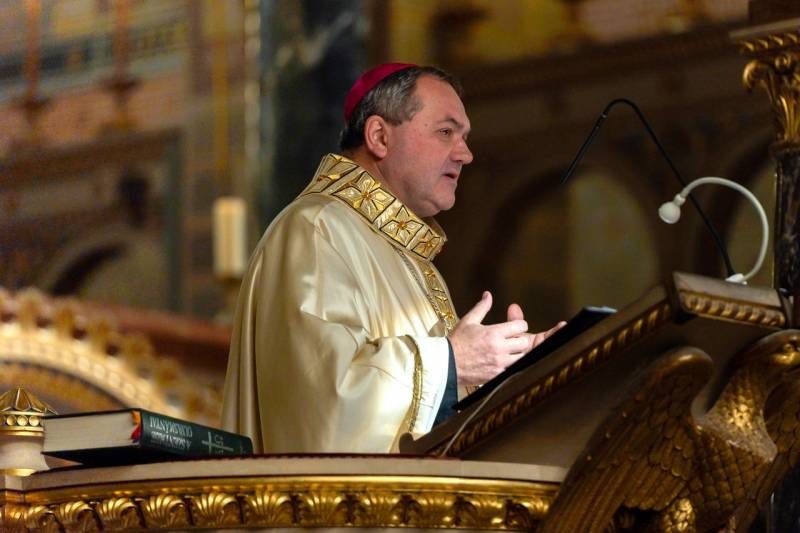 imgi_14_thumb_724_2023_12_07_rorate_09