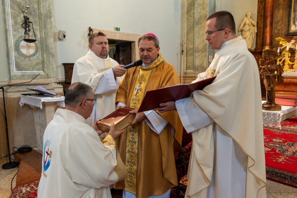 imgi_158_725_2023_12_09_bonyhad_50