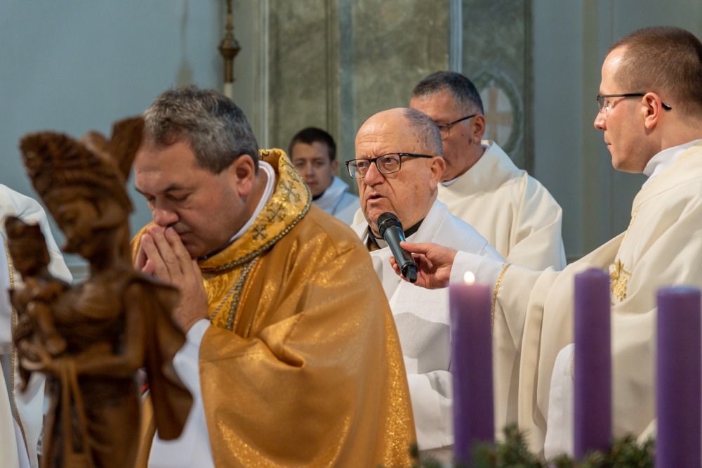 imgi_170_725_2023_12_09_bonyhad_63