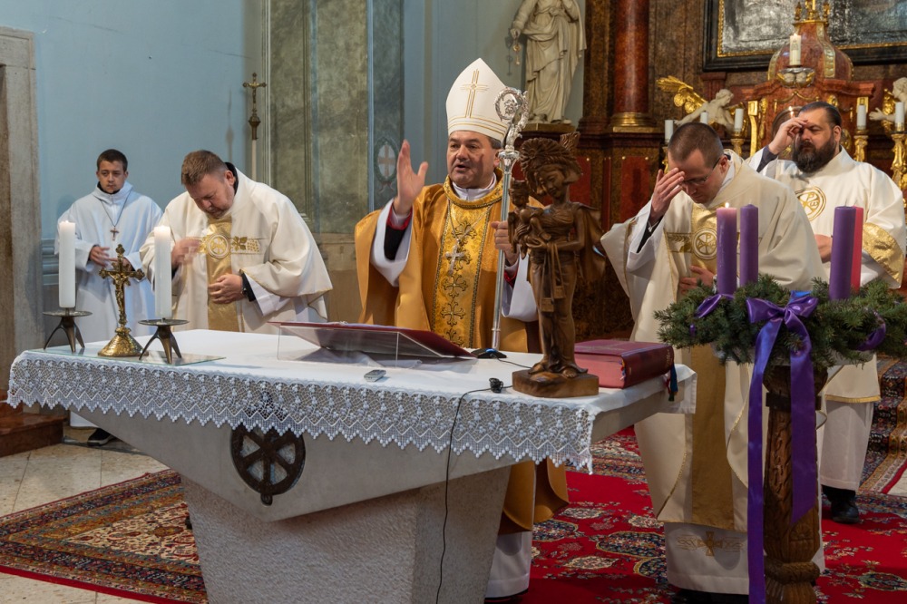 imgi_181_725_2023_12_09_bonyhad_74