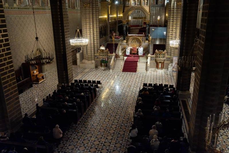 imgi_20_thumb_724_2023_12_07_rorate_17