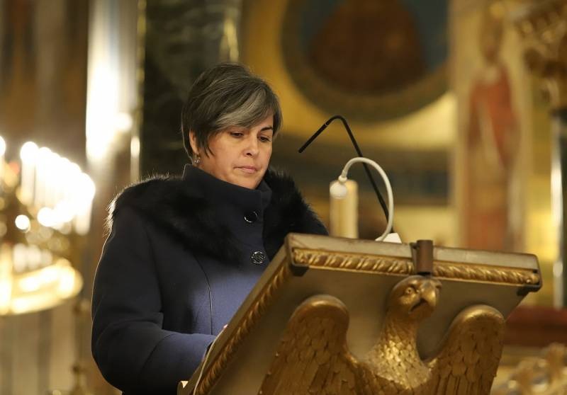 imgi_21_thumb_729_horvat_advent19