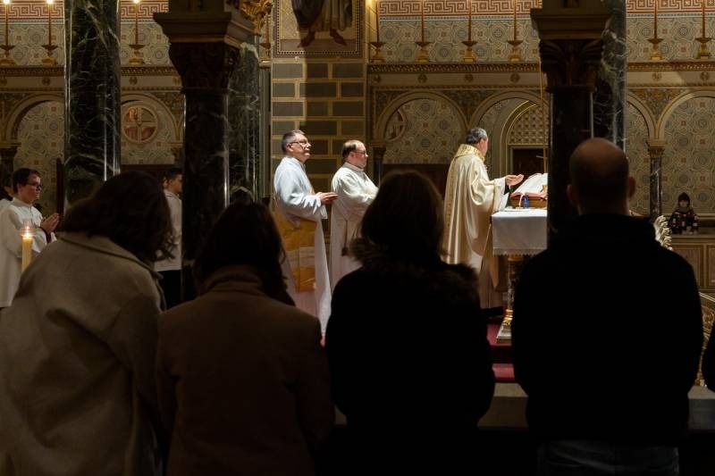 imgi_24_thumb_724_2023_12_07_rorate_22