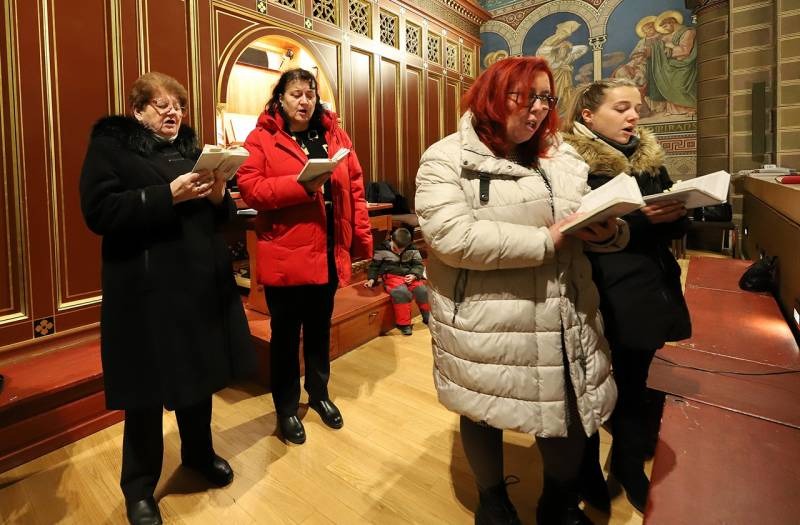 imgi_24_thumb_729_horvat_advent20