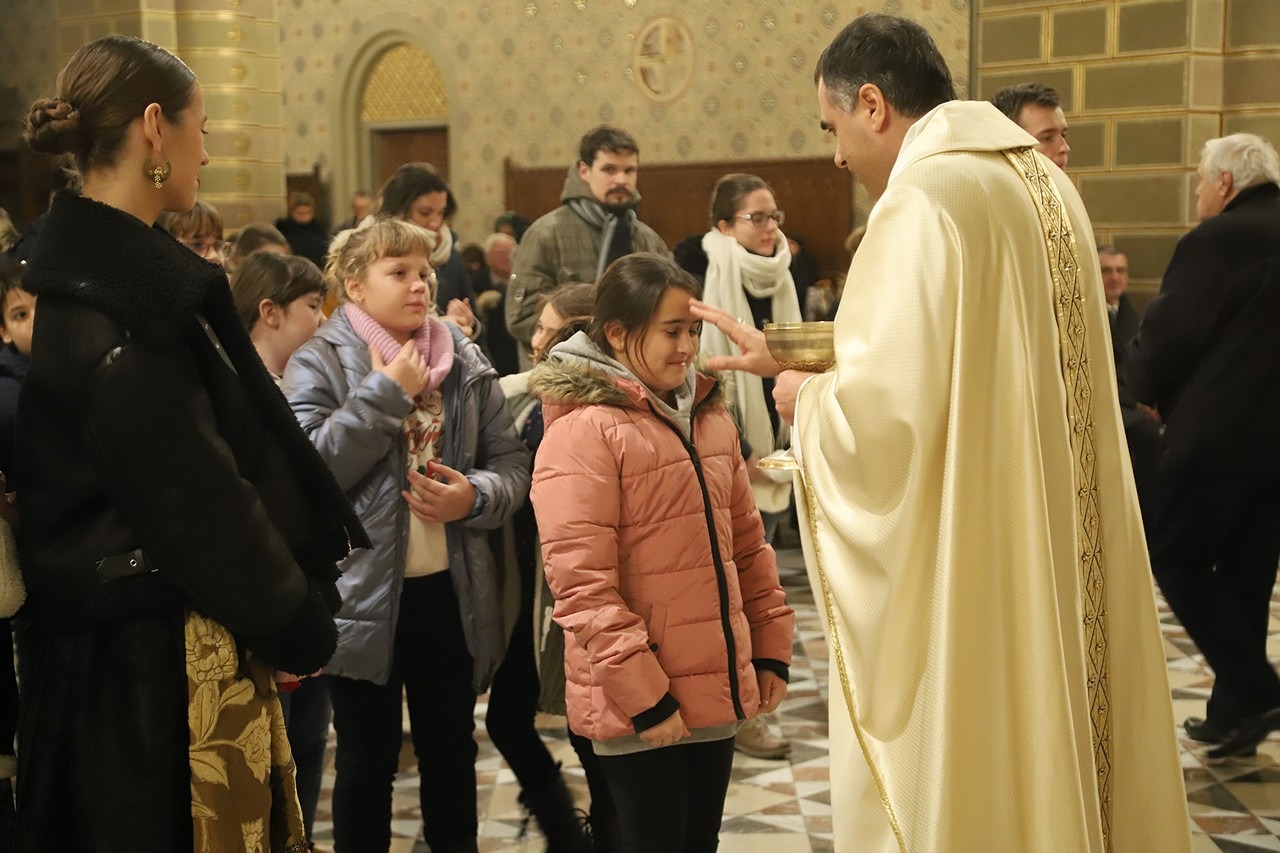 imgi_33_horvat_advent25