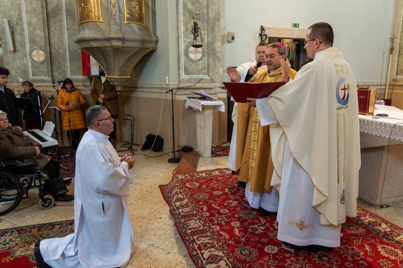 imgi_45_thumb_725_2023_12_09_bonyhad_43