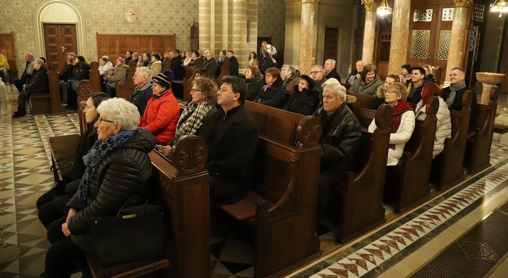 imgi_51_729_horvat_advent04