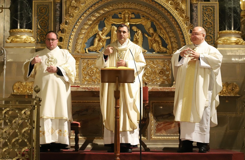 imgi_61_729_horvat_advent13