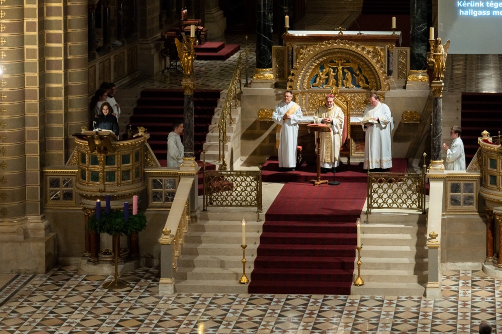 imgi_72_724_2023_12_07_rorate_18