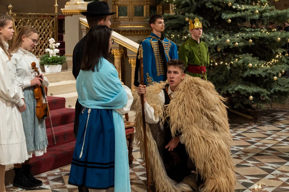 imgi_75_734_2023_12_25_ejfeli_12