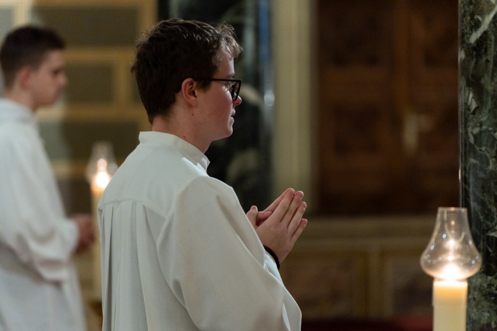 imgi_77_724_2023_12_07_rorate_24